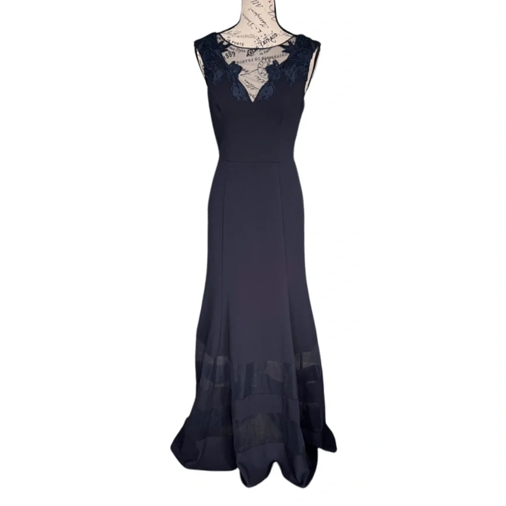 Aidan Mattox Gown - Picture 7 of 12